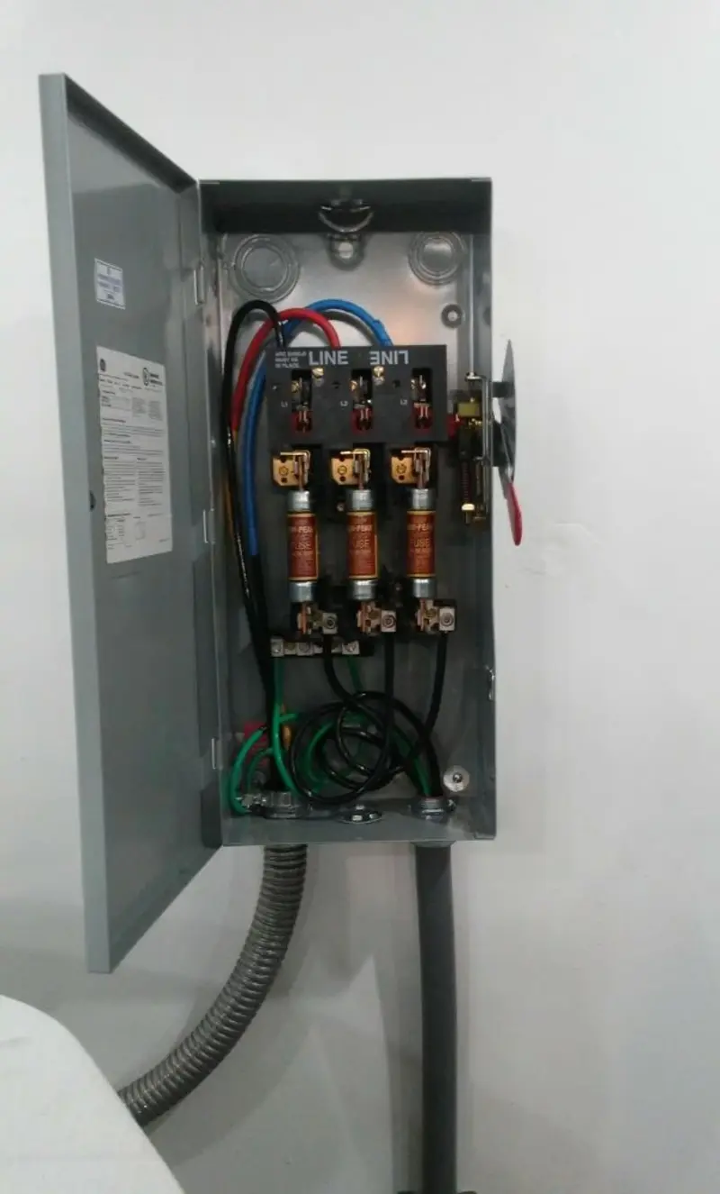 Three-phase disconnect switch installed for Smoke Detector Installation in Oceano